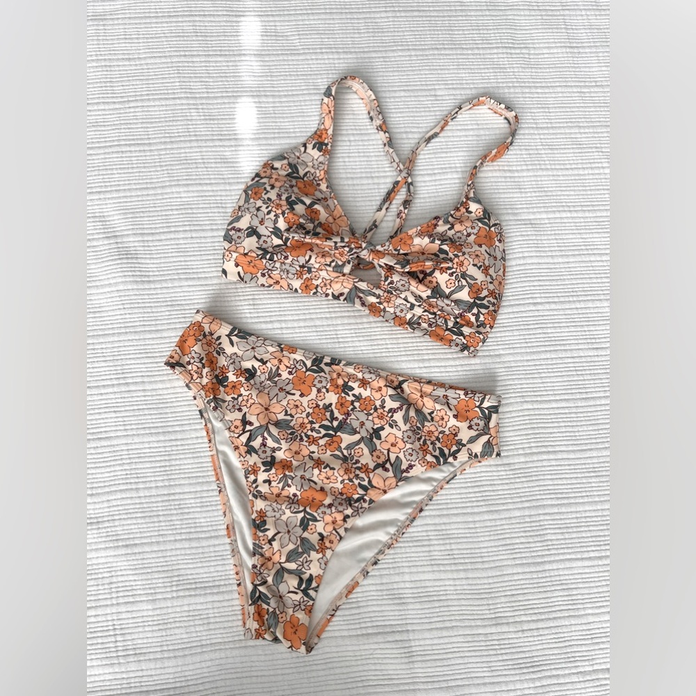 Cupshe Floral Twist High-Waist Bikini in Orange and Cream
